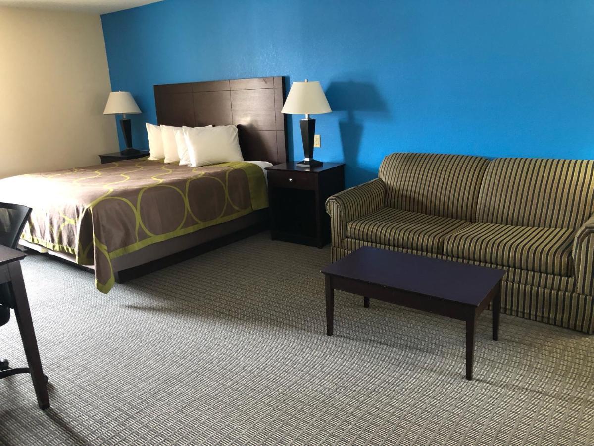 Amerivu Inn & Suites Eau Claire Exteriör bild