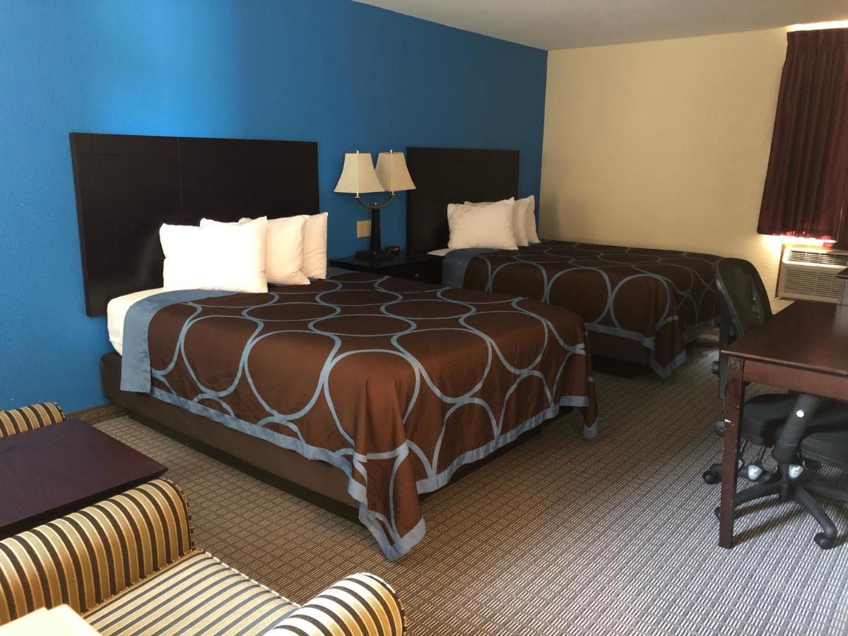 Amerivu Inn & Suites Eau Claire Exteriör bild